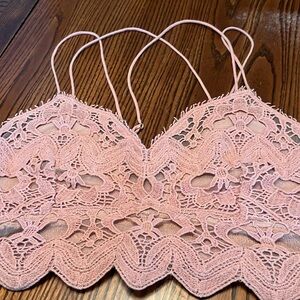 FREE PEOPLE CROCHET BLUSH BRALETTE. SIZE XS